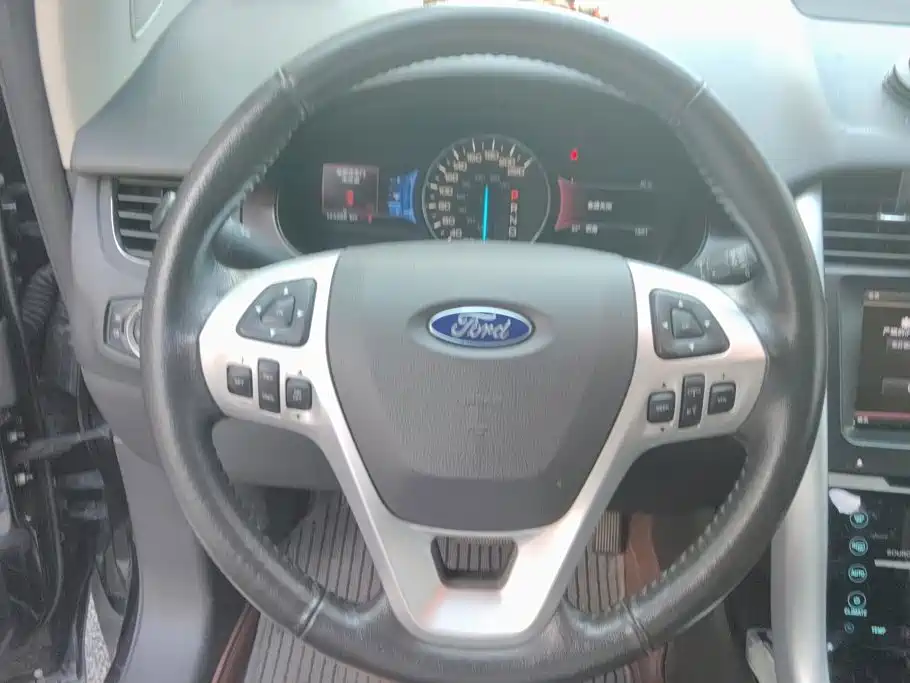 Ford Edge (Import) — миниатюра 15