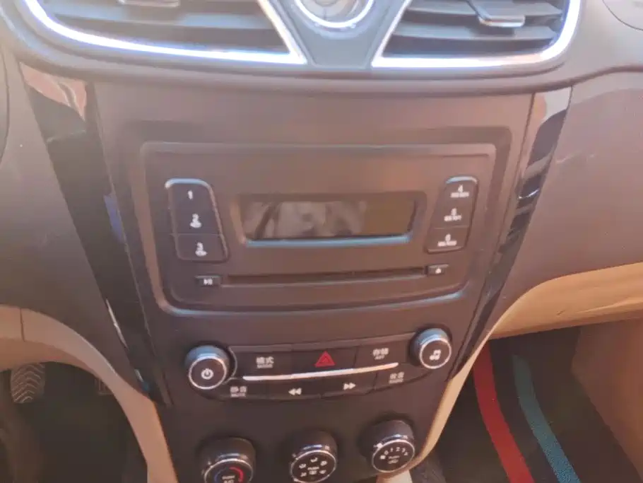 Wuling Hongguang — миниатюра 13