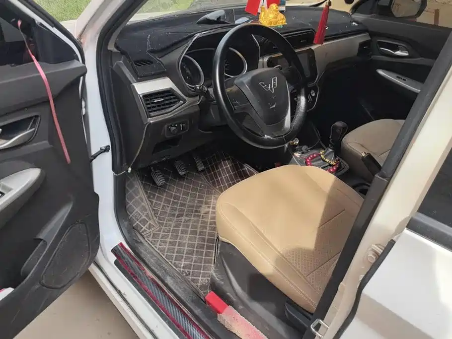 Wuling Hongguang — миниатюра 9