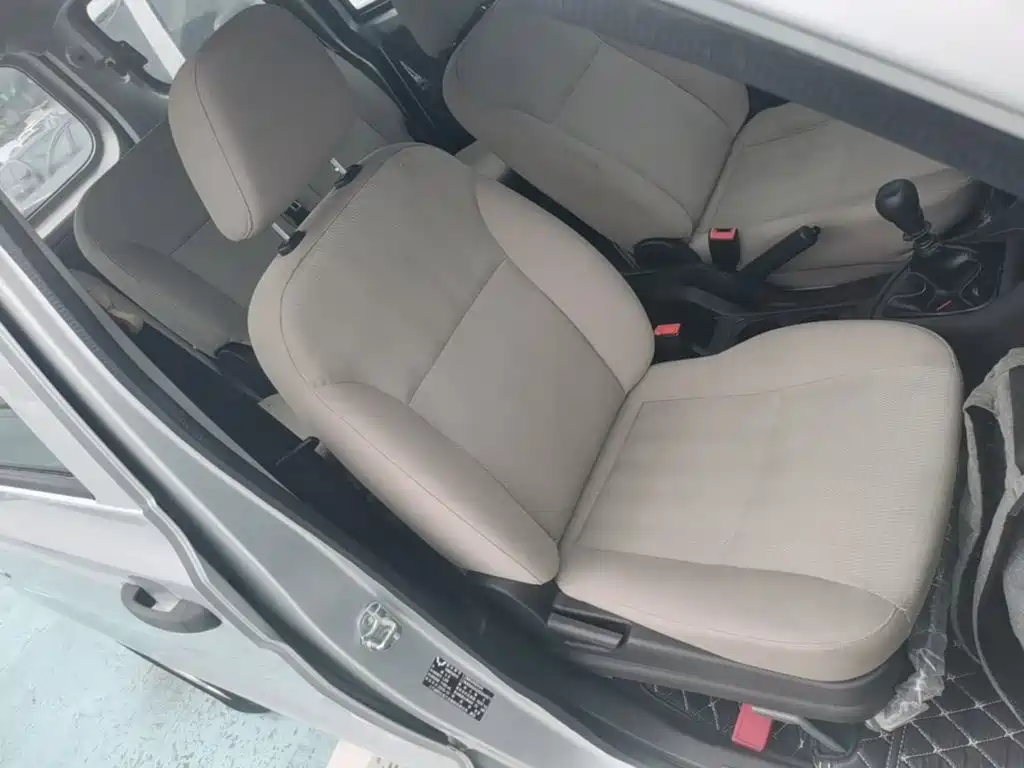 Wuling Hongguang V — миниатюра 25