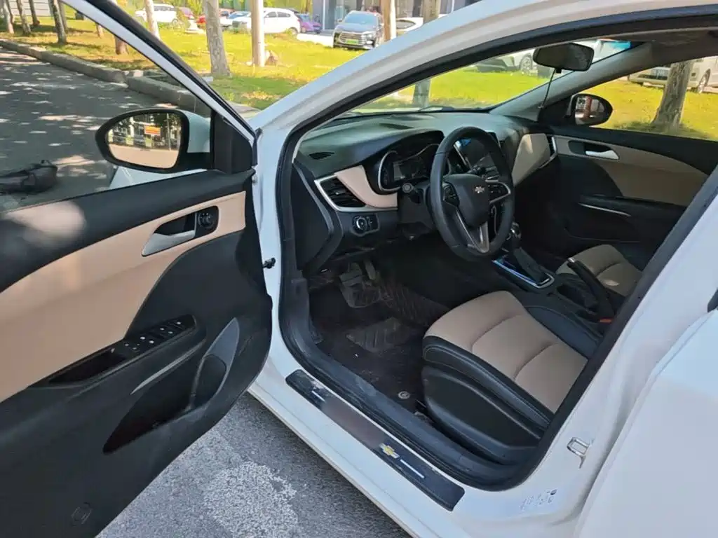 Chevrolet Monza — миниатюра 16