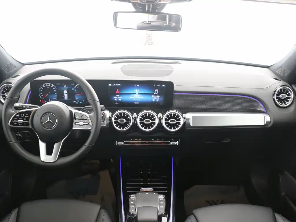 Mercedes-Benz GLB — миниатюра 9