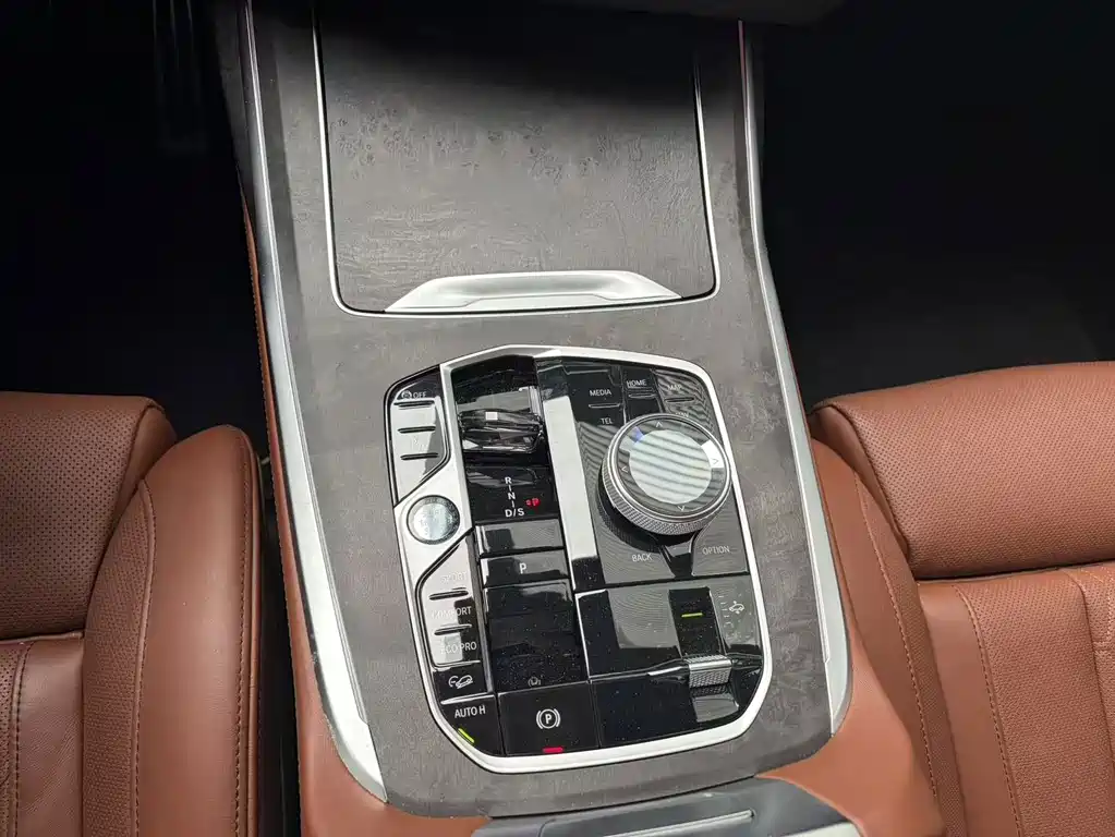 BMW X7 — миниатюра 6