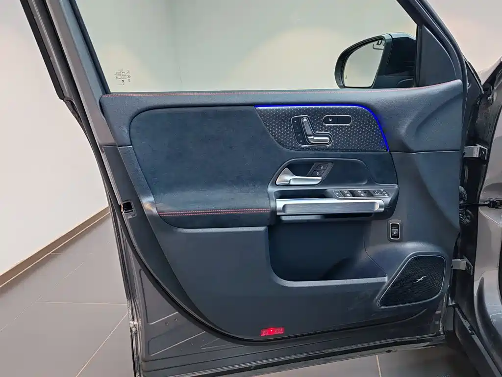 Mercedes-Benz GLB AMG — миниатюра 9