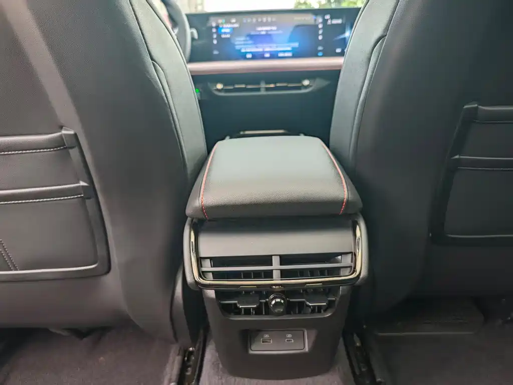 Ford Mondeo — миниатюра 15