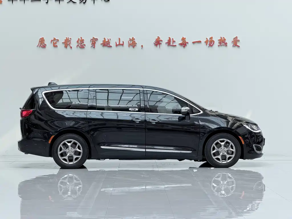 Chrysler Grand Voyager (Import) — миниатюра 4