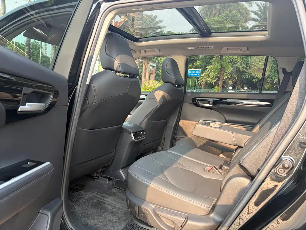 Toyota Highlander — миниатюра 17