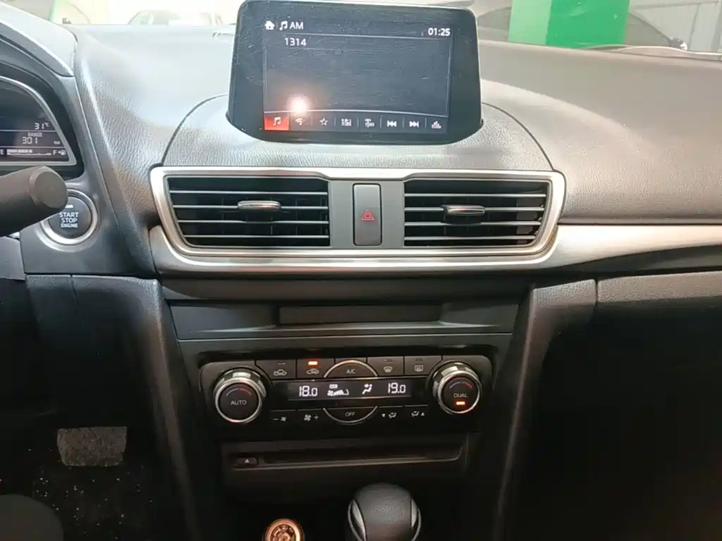 Mazda 3 Axela — миниатюра 13