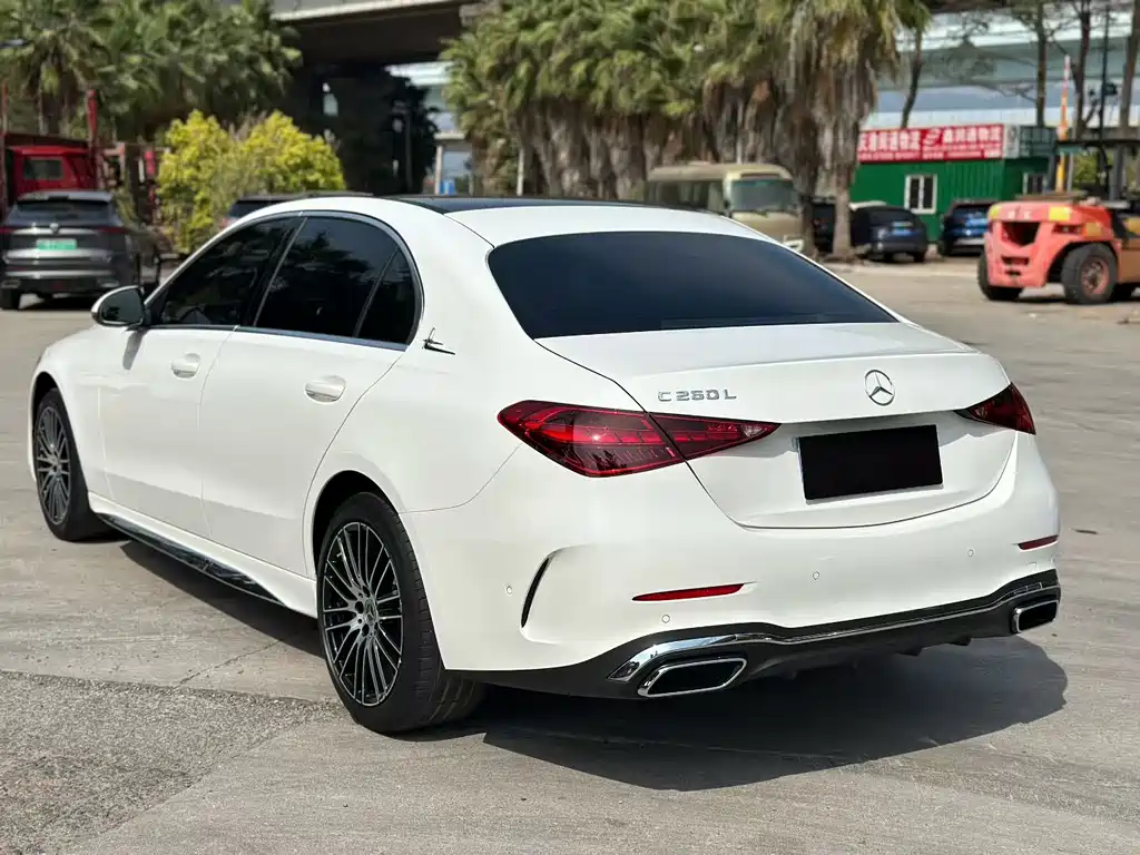 Mercedes-Benz C-Class — миниатюра 6