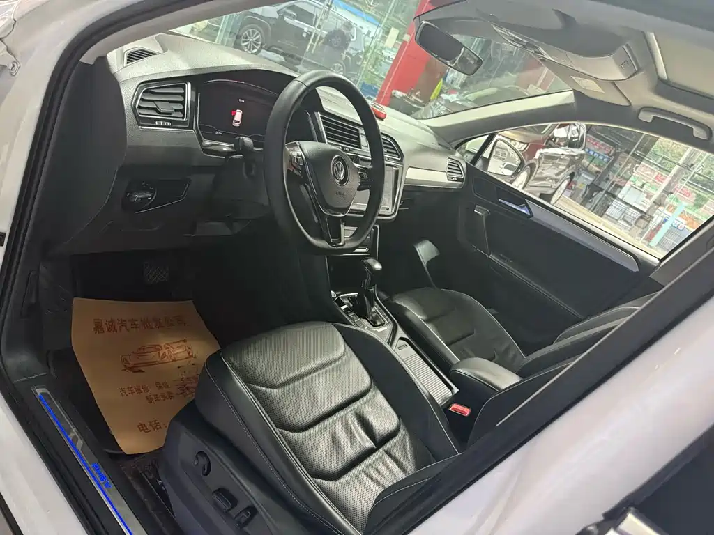 Volkswagen Tiguan L PHEV — миниатюра 4