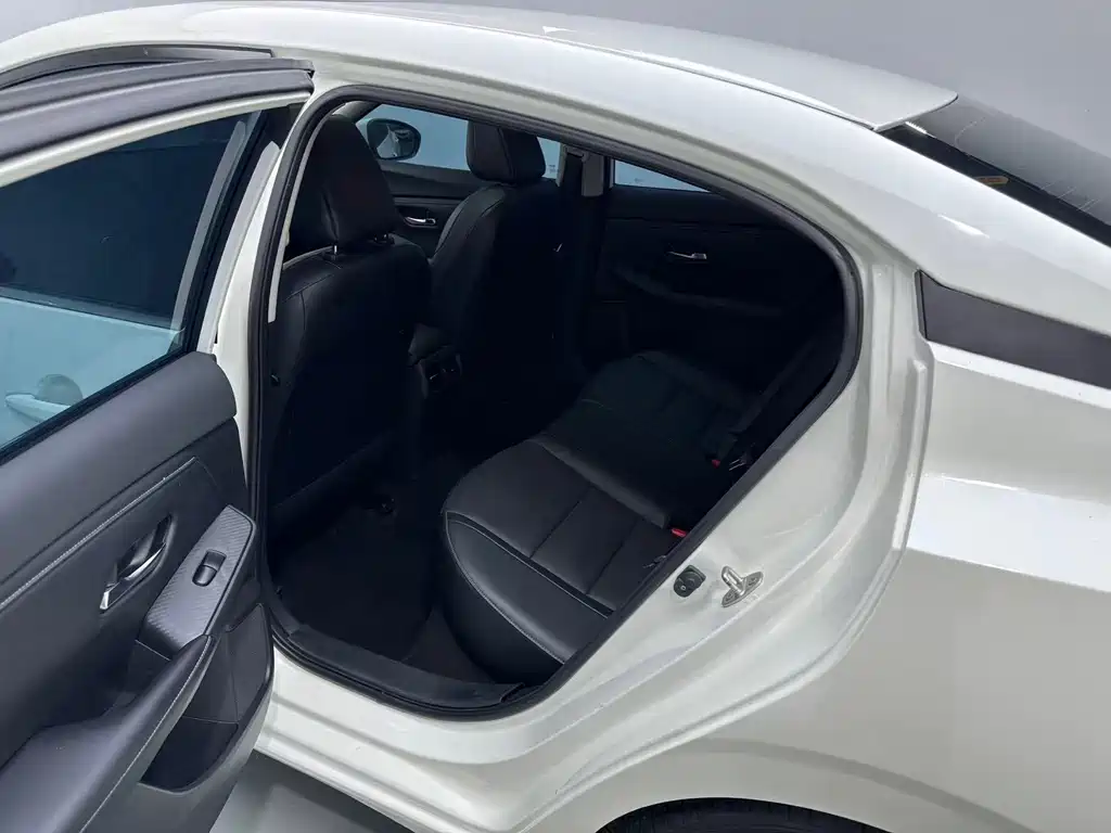 Nissan Sylphy — миниатюра 6