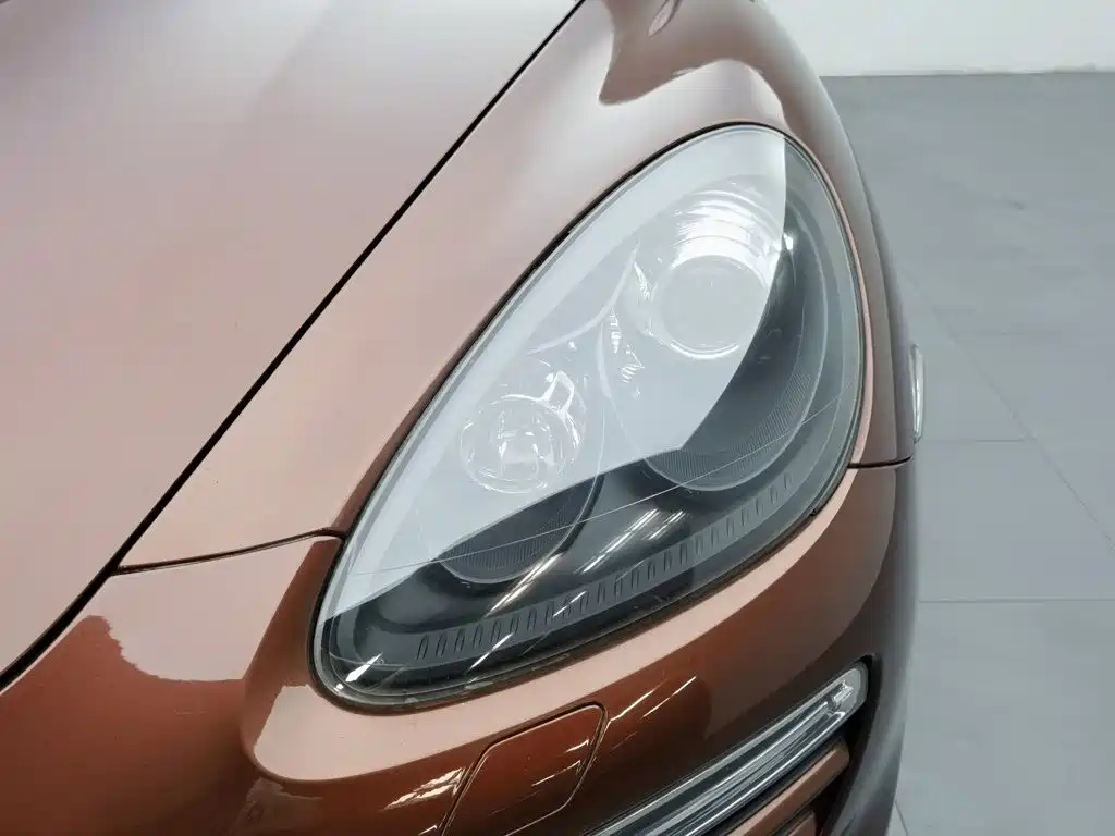 Porsche Cayenne — миниатюра 7