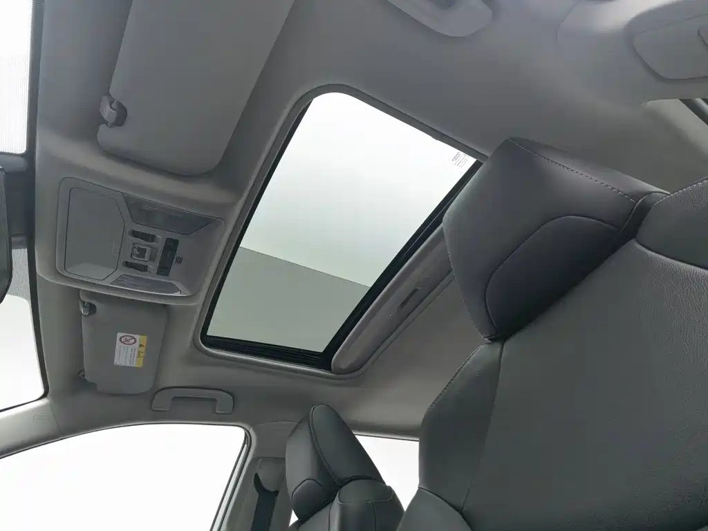 Toyota RAV4 — миниатюра 14