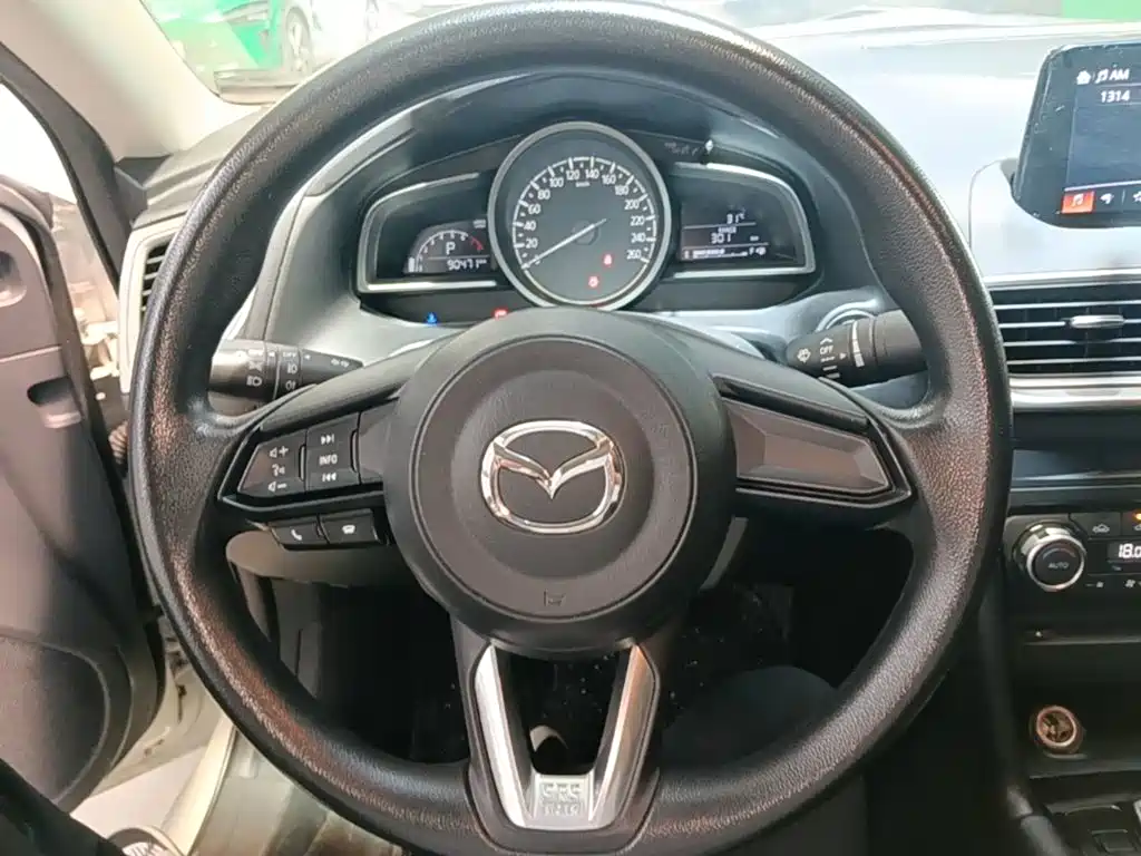 Mazda 3 Axela — миниатюра 11