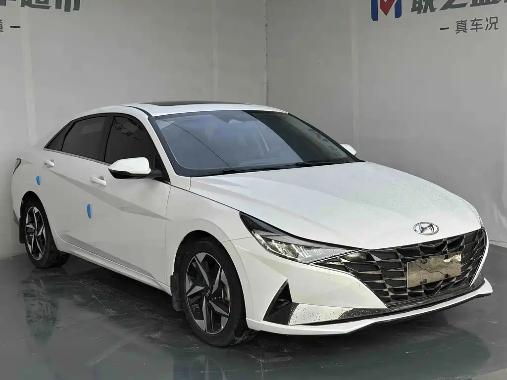 Hyundai Elantra — миниатюра 3