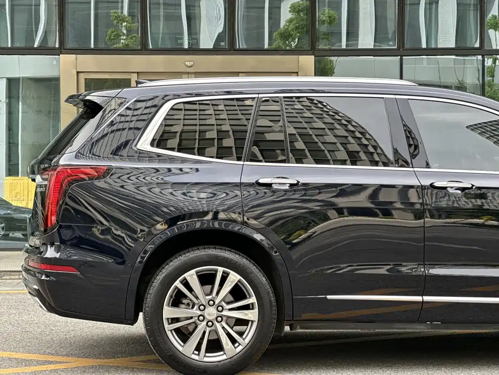 Cadillac XT6 — миниатюра 8