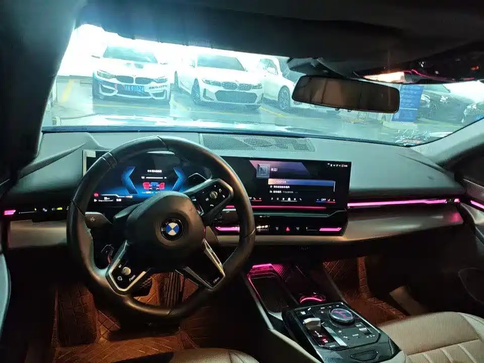 BMW 5 Series — миниатюра 5