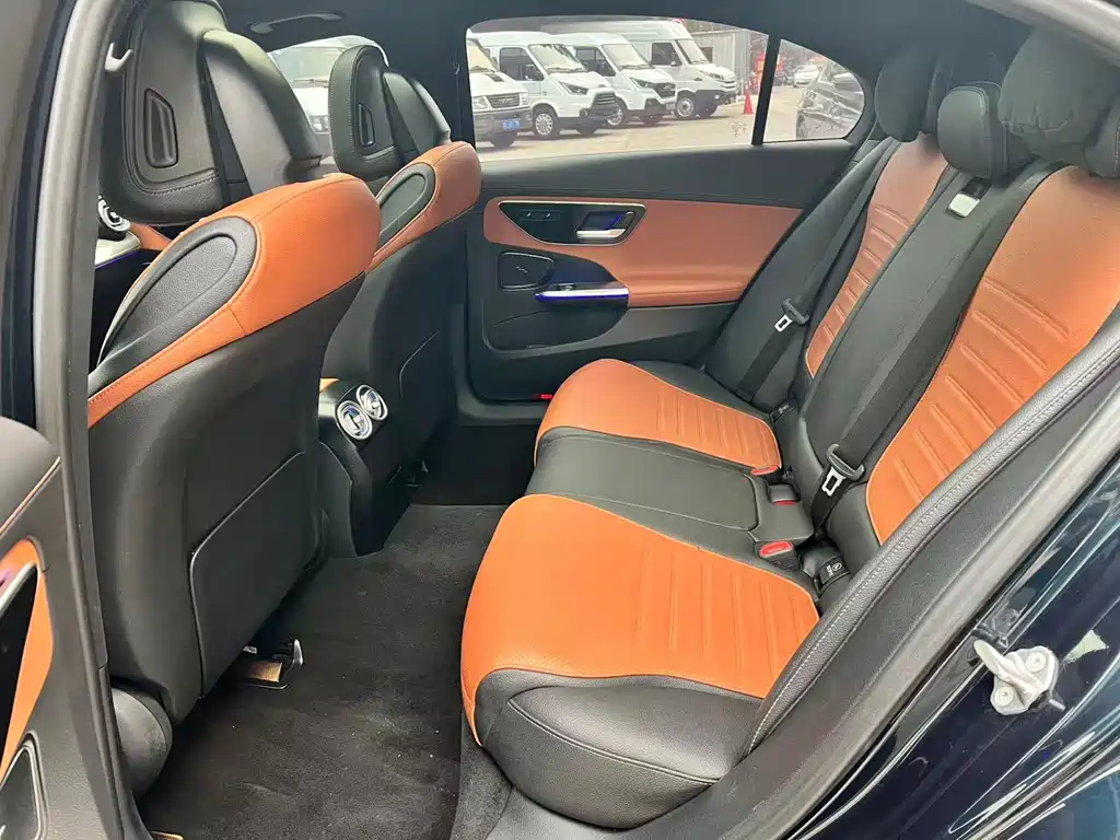 Mercedes-Benz C-Class — миниатюра 6
