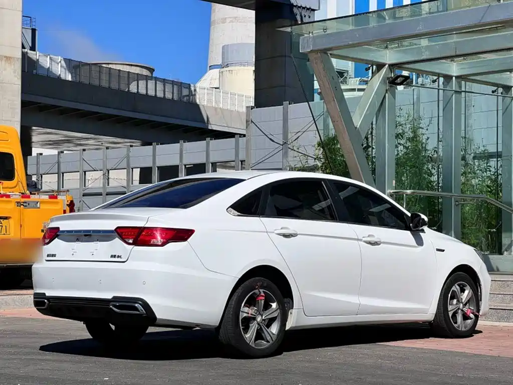 Geely Emgrand GL — миниатюра 7