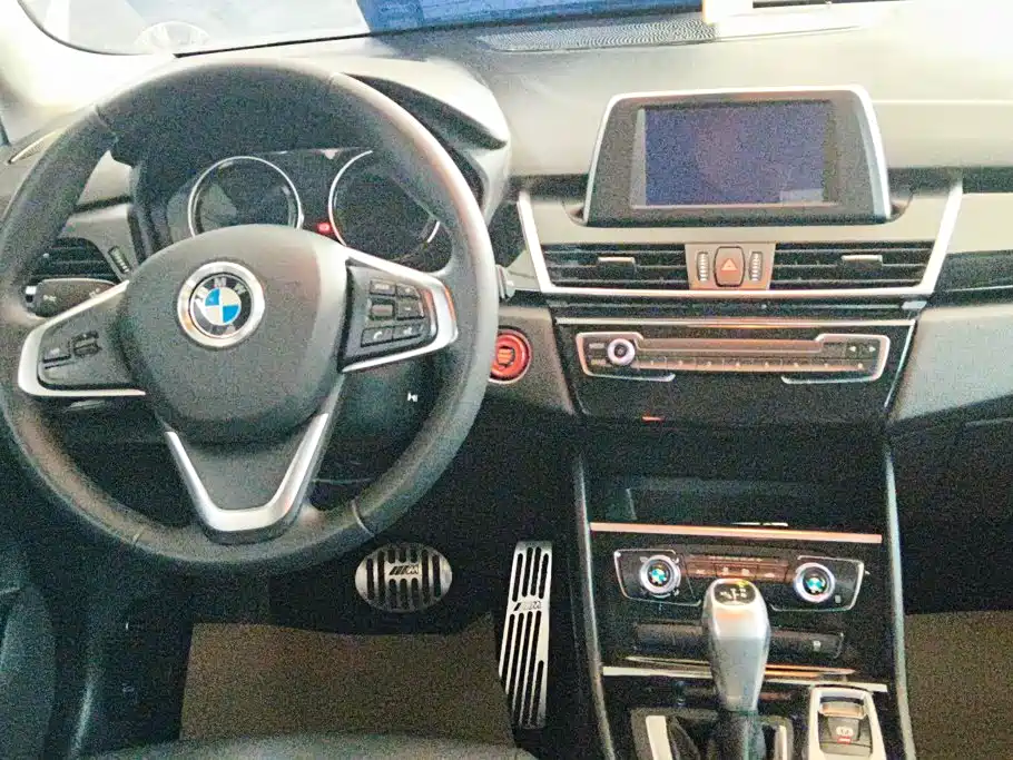BMW 2 Series Active Tourer — миниатюра 11
