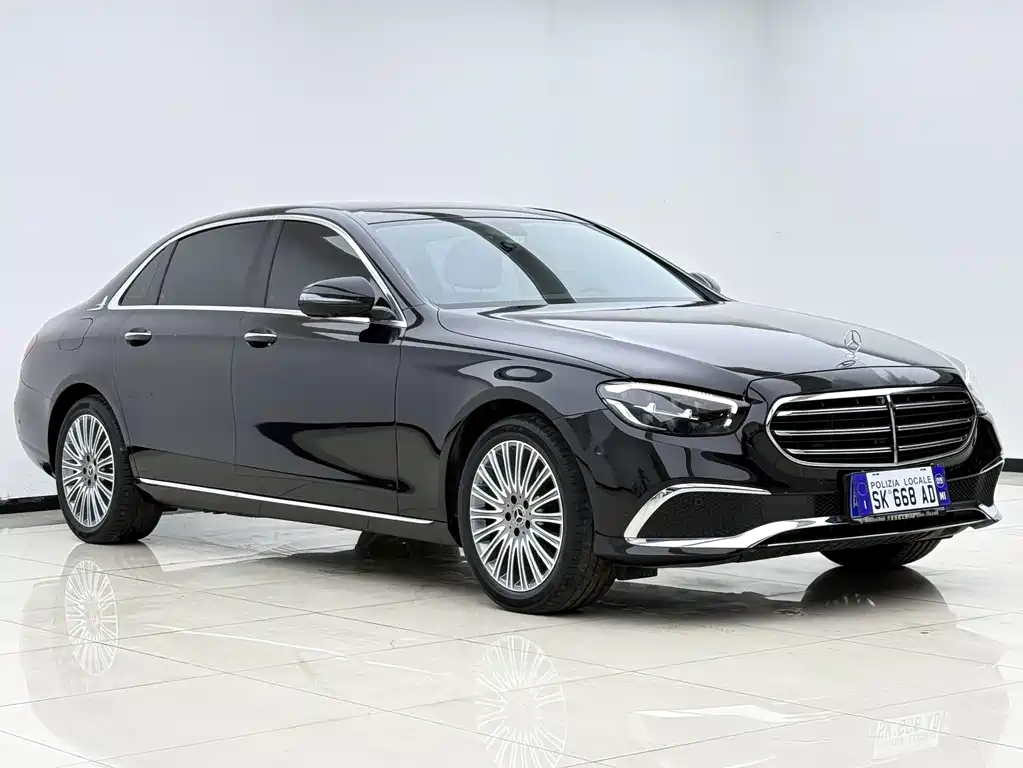 Mercedes-Benz E-Class — миниатюра 3