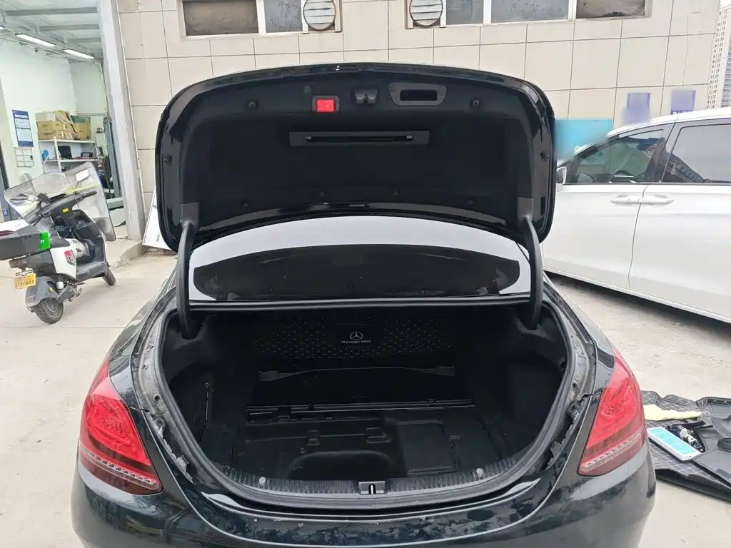 Mercedes-Benz C-Class — миниатюра 15