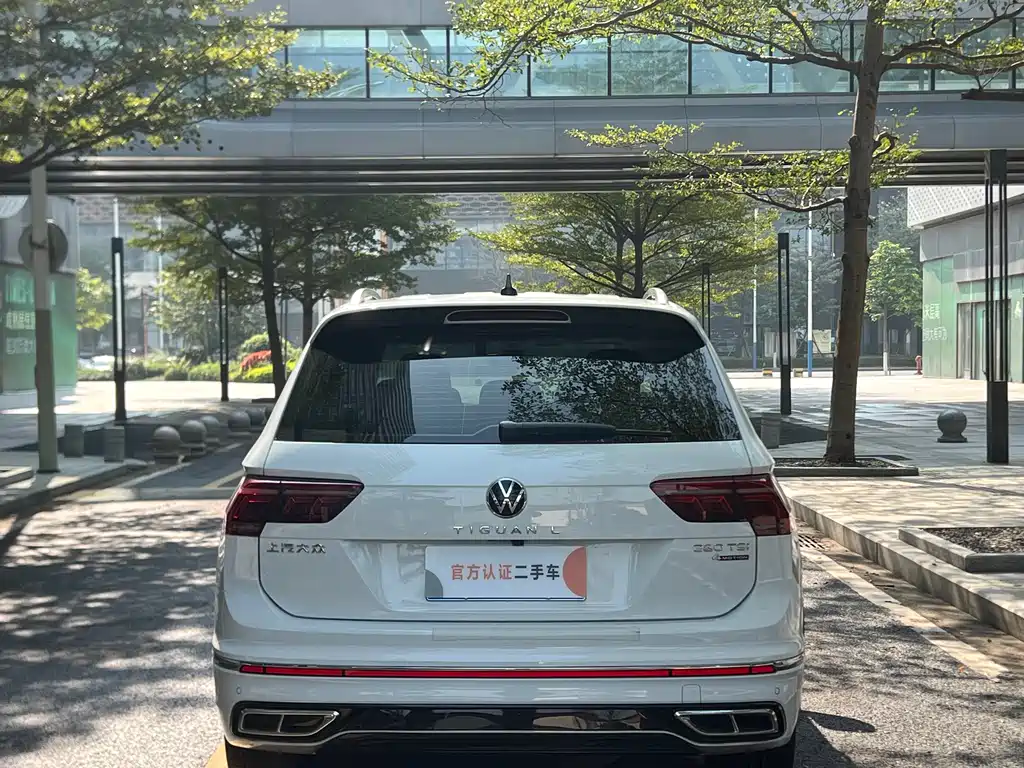 VOLKSWAGEN TIGUAN L