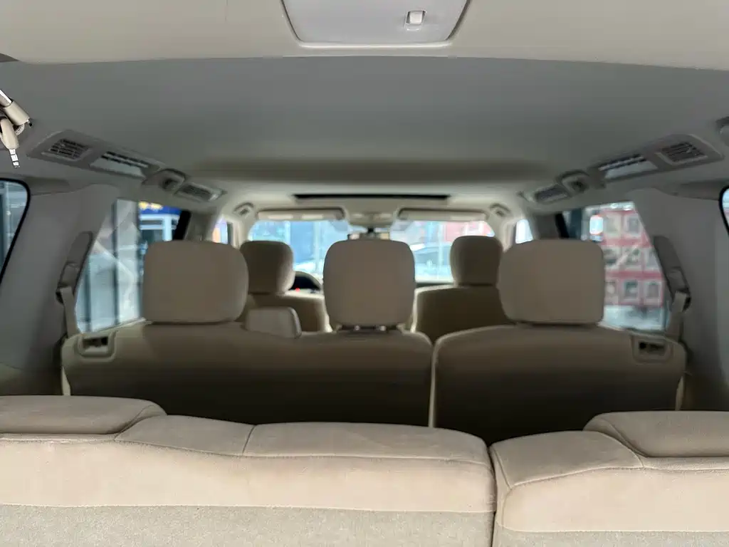 Nissan Patrol — миниатюра 7