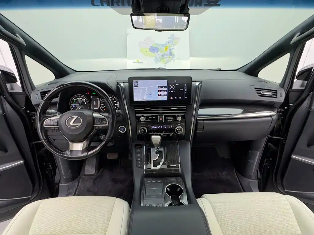 Lexus LM — миниатюра 11