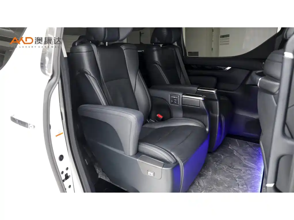 Toyota Vellfire — миниатюра 8