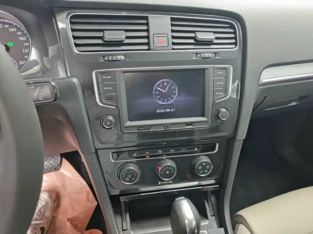Volkswagen Golf — миниатюра 13