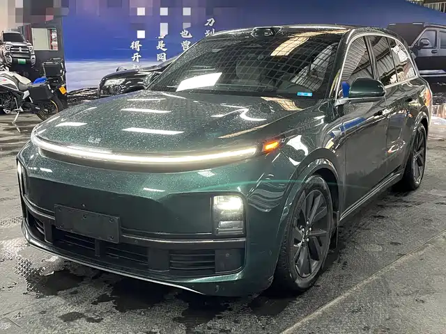 2023 Li Xiang L8