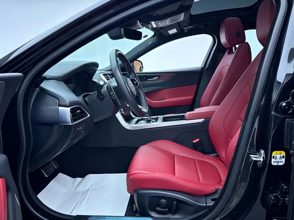 Jaguar XEL 2023 2.0T 250PS R-DYNAMIC S Sport