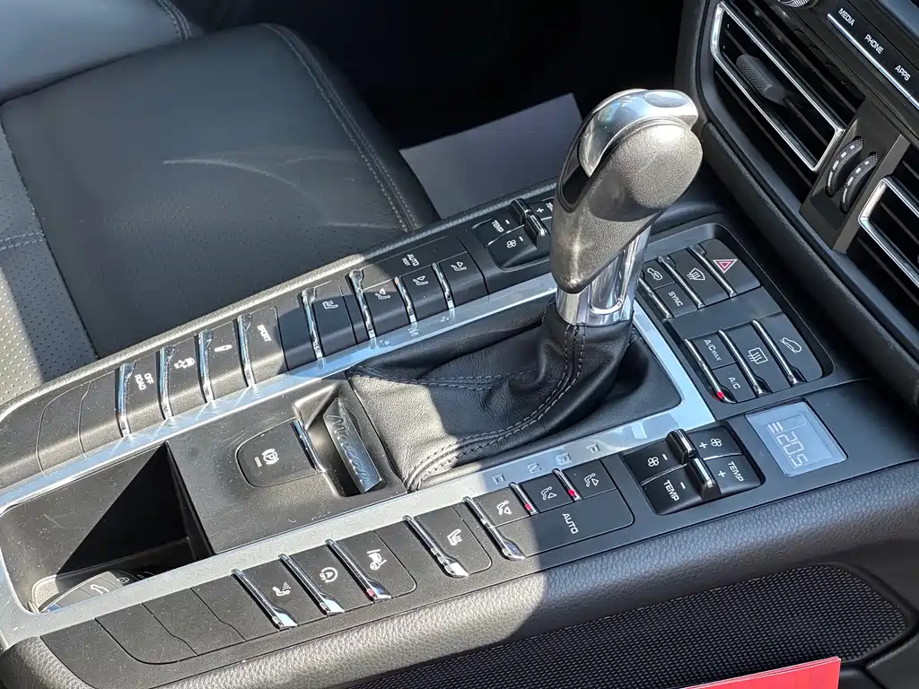 Porsche Macan — миниатюра 6