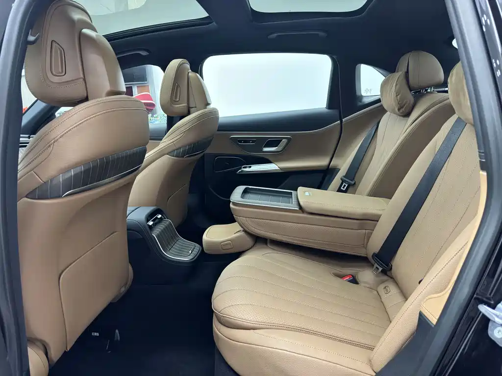 Mercedes-Benz E-Class E 2025 E 300 L Fashion
