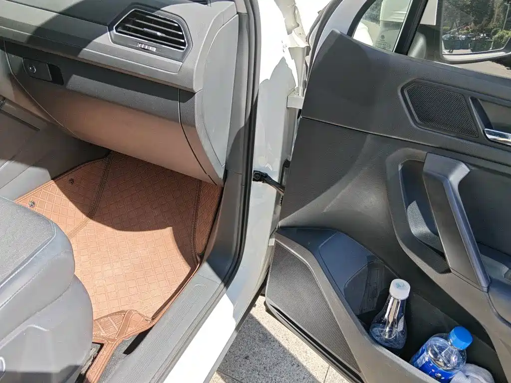 Volkswagen Tiguan L — миниатюра 17