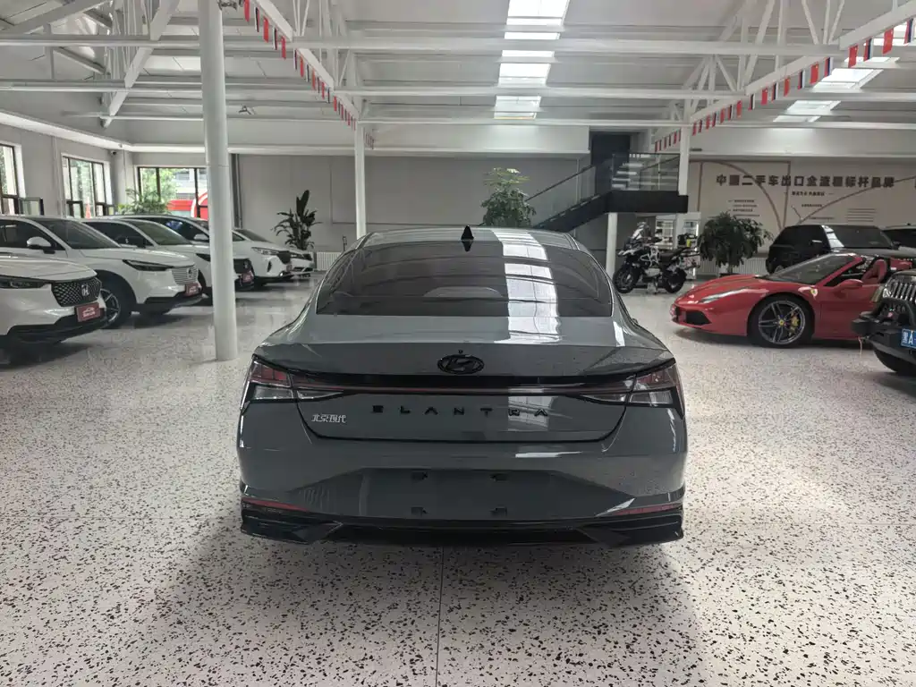 Hyundai Elantra — миниатюра 6