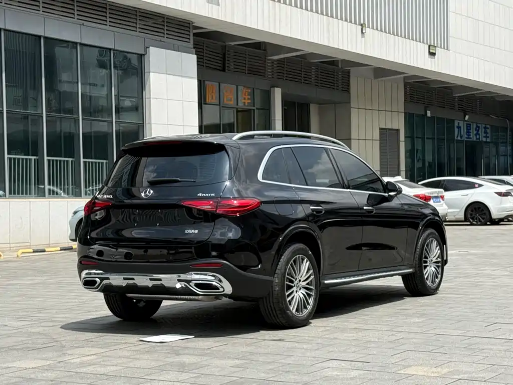 Mercedes-Benz GLC 2025 GLC 300 L 4MATIC 5 мест