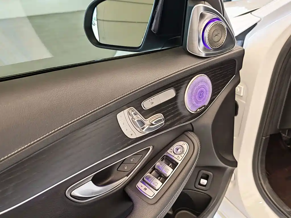 Mercedes-Benz C-Class — миниатюра 10