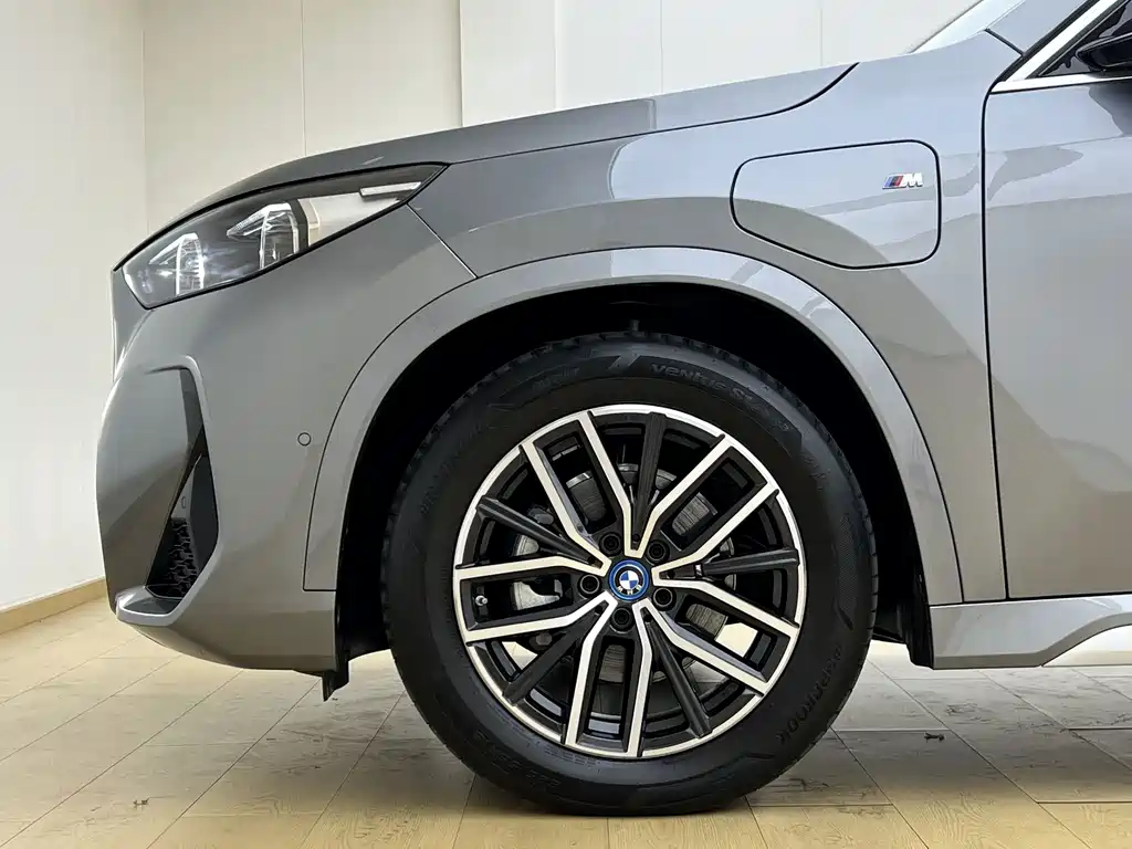 BMW iX1 — миниатюра 6