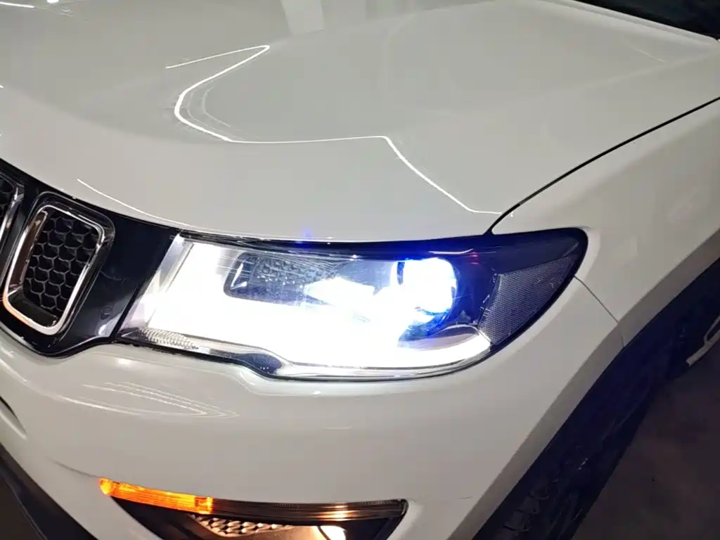 Jeep Compass — миниатюра 24