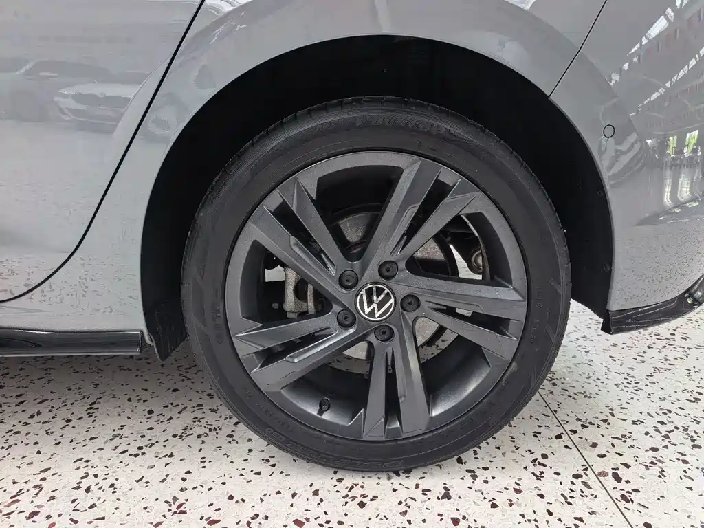 Volkswagen Golf — миниатюра 21