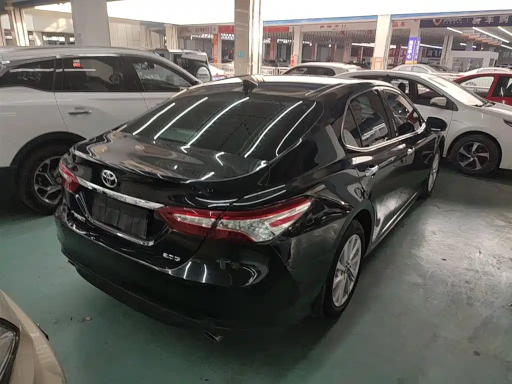 Toyota Camry 2021 2.0G Luxury