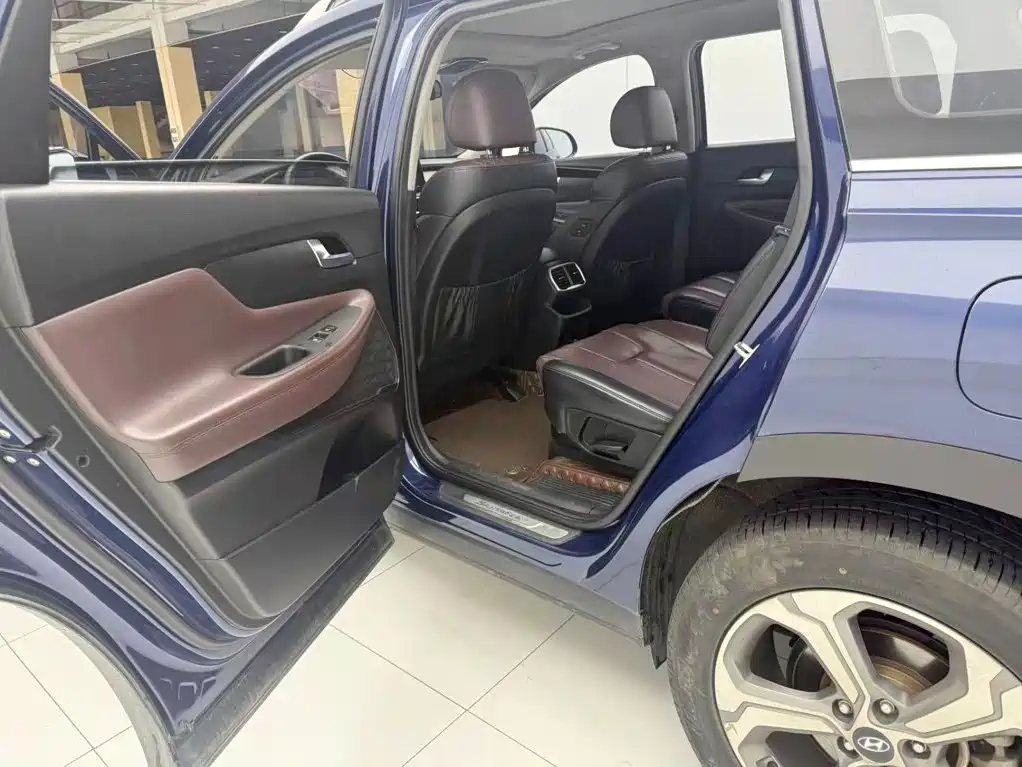 Hyundai Santa Fe — миниатюра 6