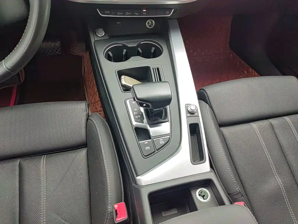 Audi A4L — миниатюра 14