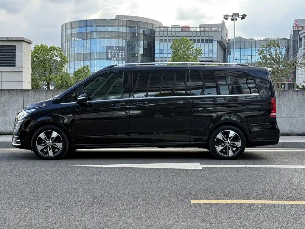 Mercedes-Benz V-Class — миниатюра 4
