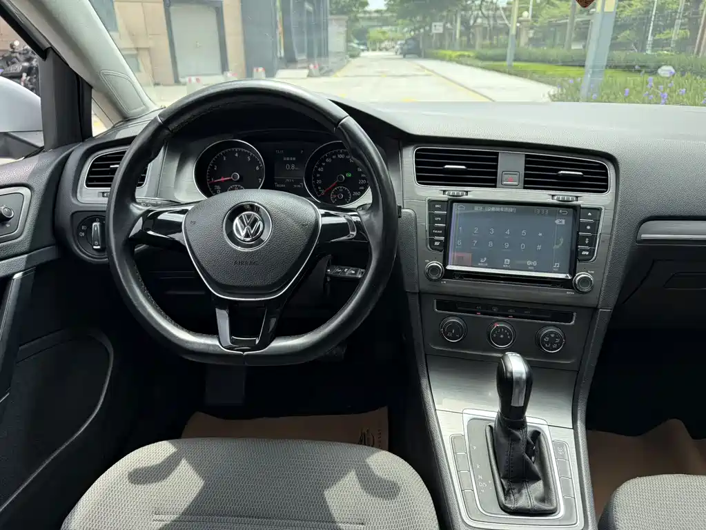 Volkswagen Golf — миниатюра 16