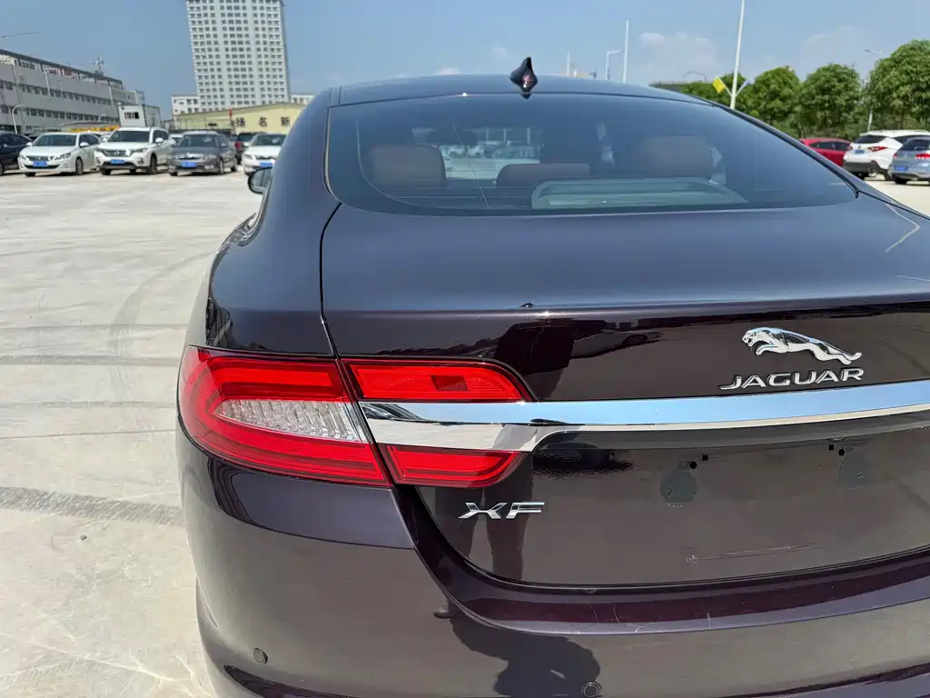 Jaguar XF — миниатюра 18