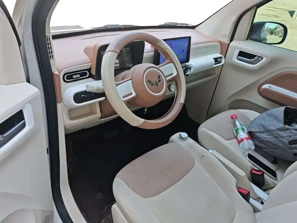 Wuling MINIEV — миниатюра 10
