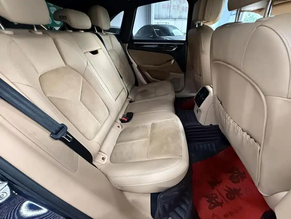 Porsche Macan — миниатюра 8